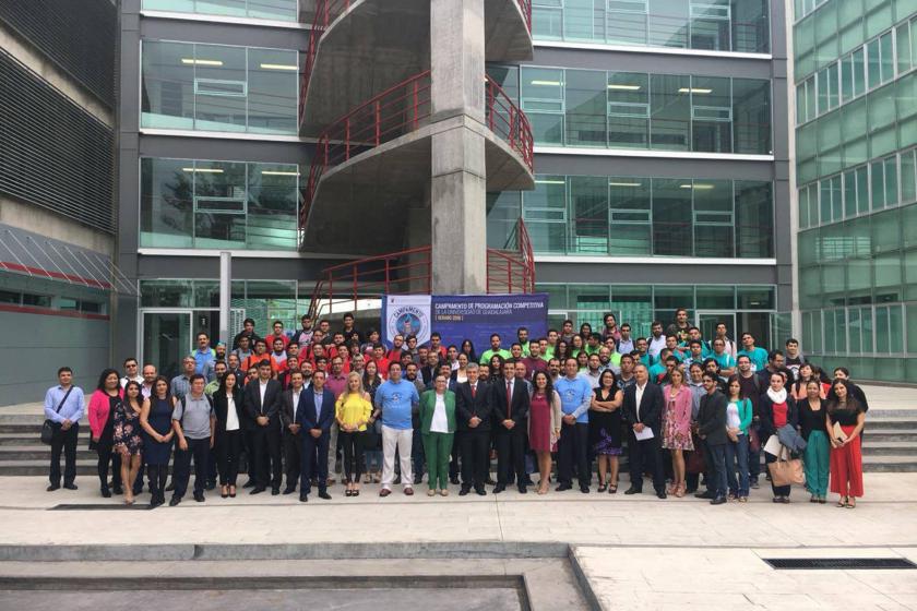 fotografìa grupal de los participantes