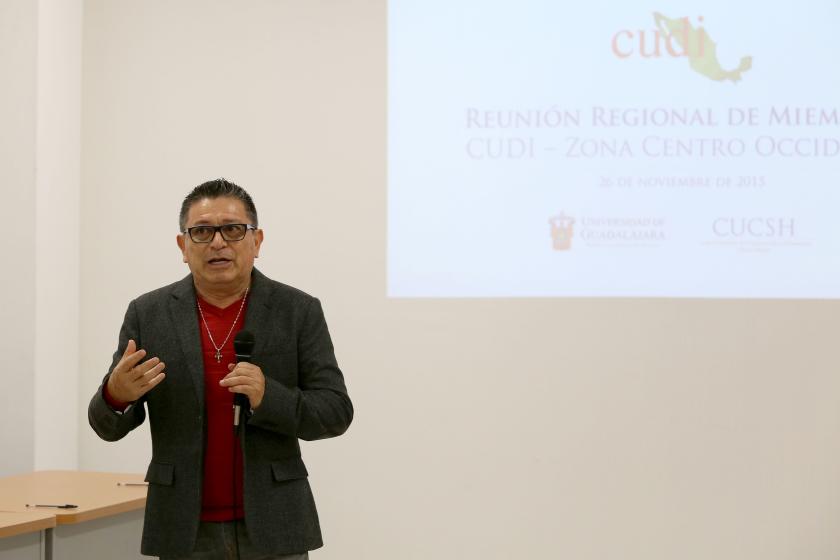 Expositor durante la sesion de CUDI