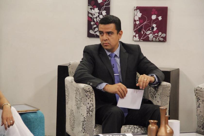 Doctor Luis Alberto Gutiérrez Díaz de León sentado