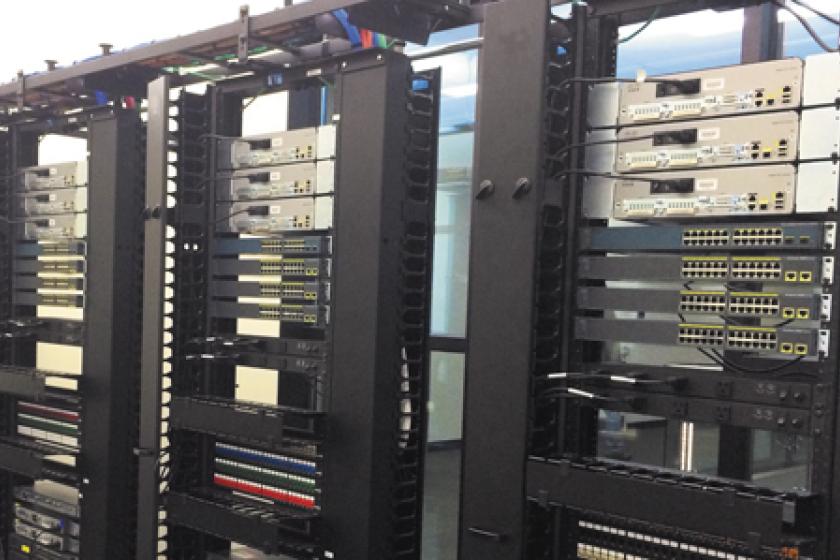 Site de computo con tres racks