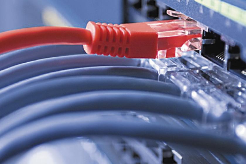 Cable rojo de ethernet