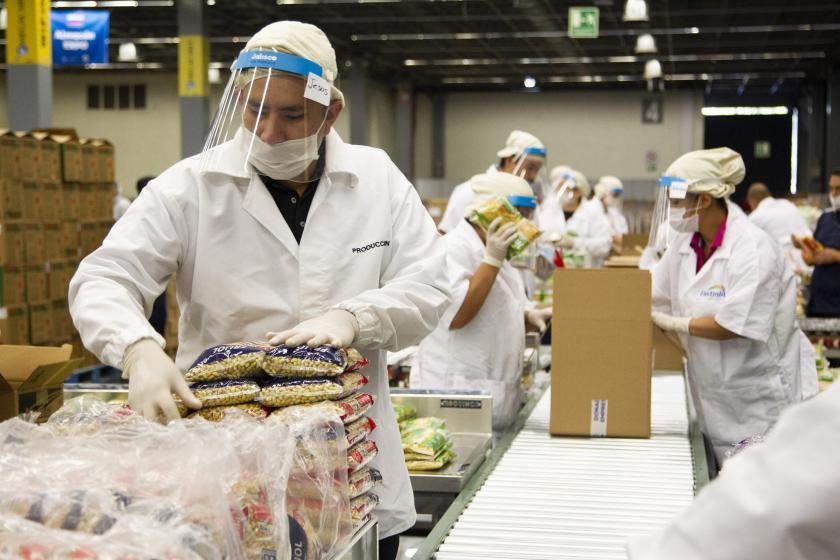 UdeG entrega 13.5 millones de pesos para despensas