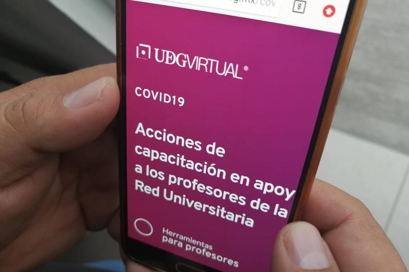 Imagen de un libro con pasos de actualización