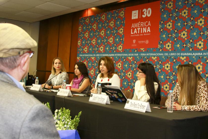 Vista del salon de sesiones de FIL